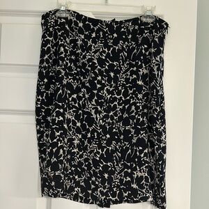 Ann Taylor skirt, sz. 12, black/beige print, chiffon, fabric, lined, side zipper